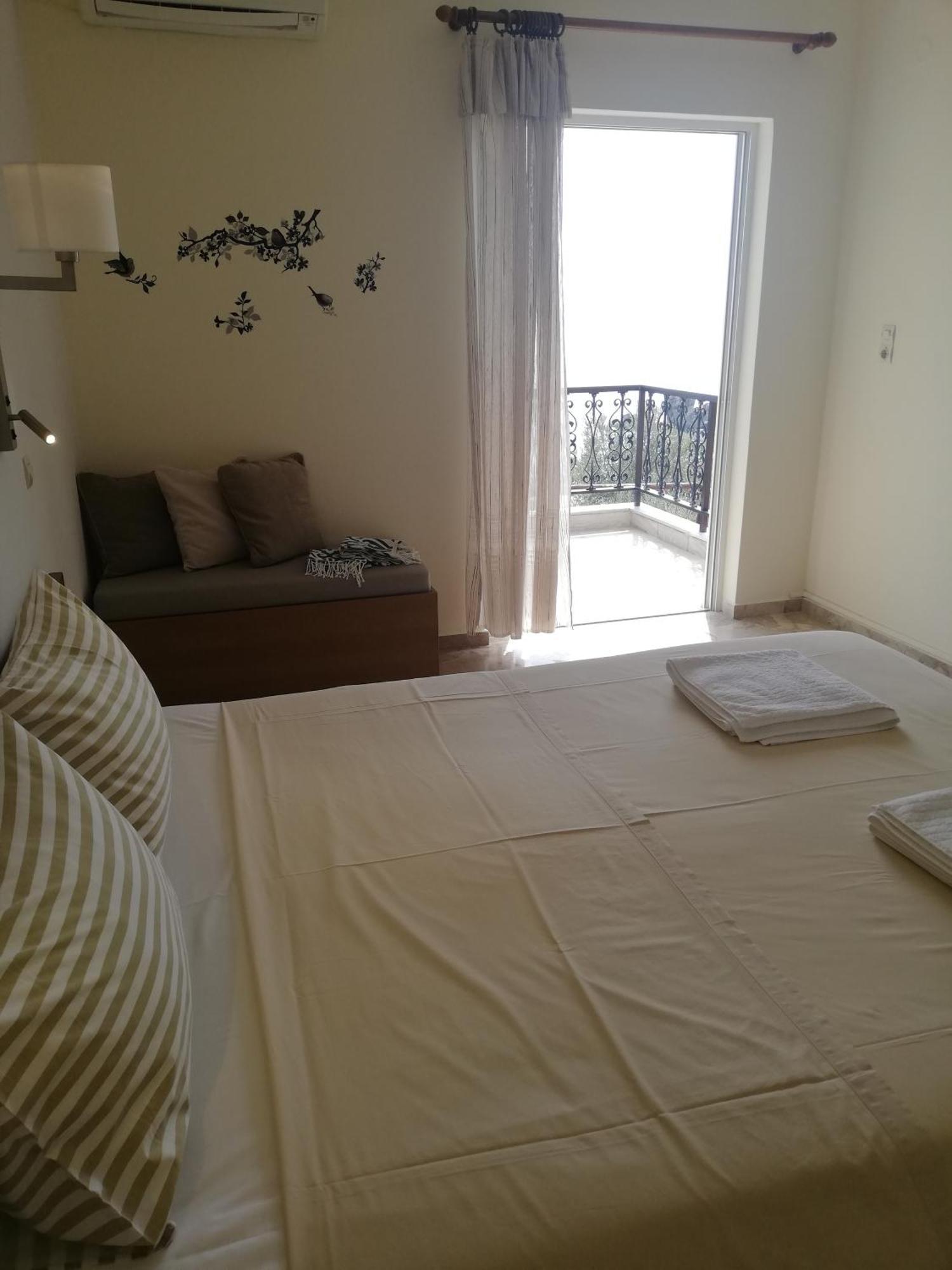 Livikon Studios & Rooms Rodakino Zimmer foto
